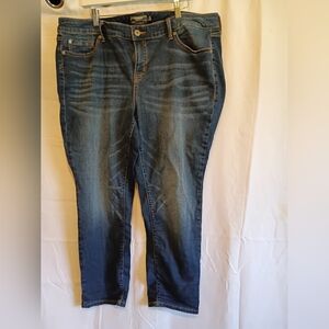 Women’s Torrid Feel The Fit Boyfriend Straight Blue Denim Jeans Size 18S.
